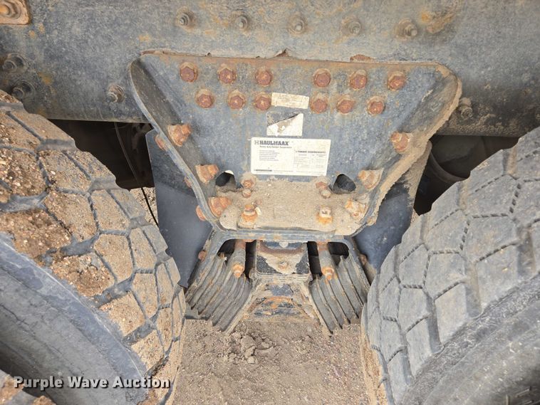 image for item ER5423 2014 Peterbilt 320 refuse truck