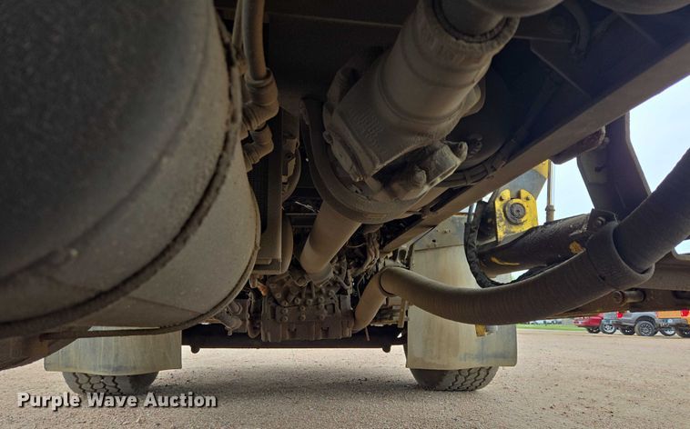 image for item ER5423 2014 Peterbilt 320 refuse truck