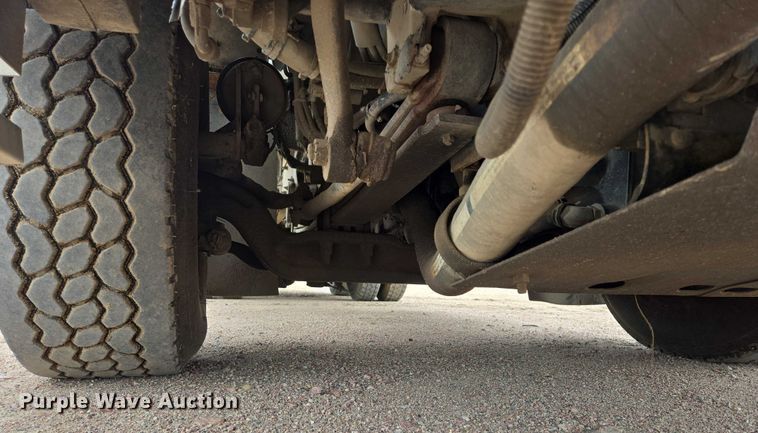 image for item ER5423 2014 Peterbilt 320 refuse truck