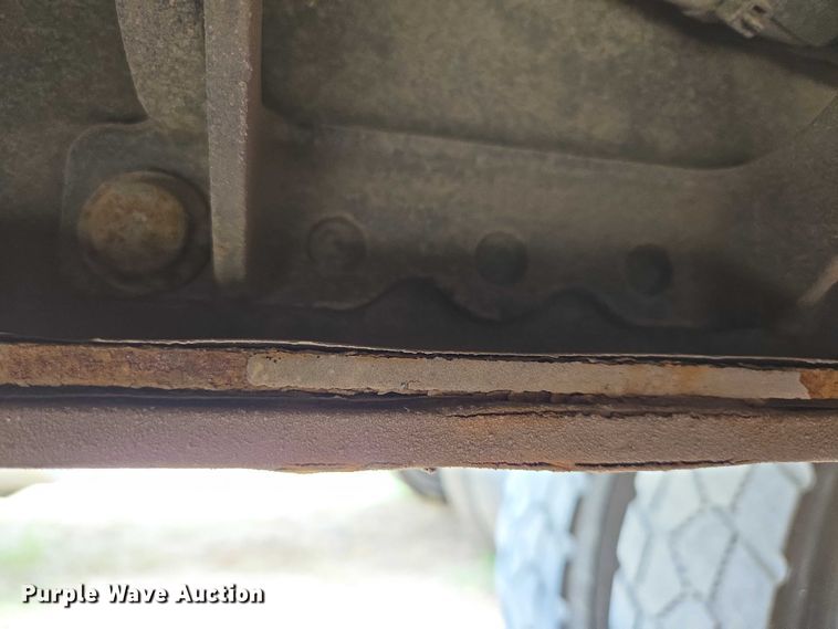 image for item ER5423 2014 Peterbilt 320 refuse truck