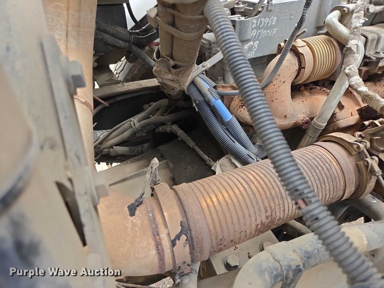 image for item ER5423 2014 Peterbilt 320 refuse truck