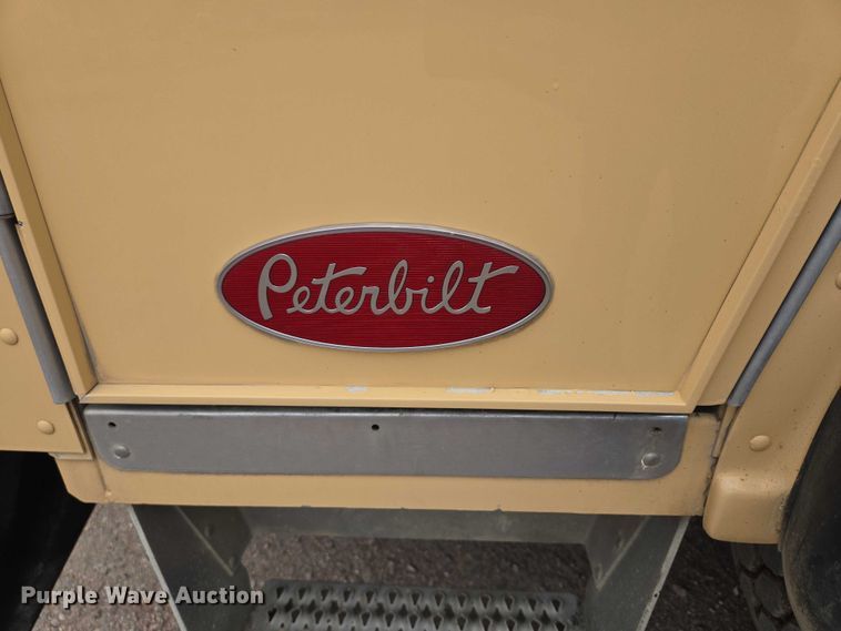 image for item ER5423 2014 Peterbilt 320 refuse truck