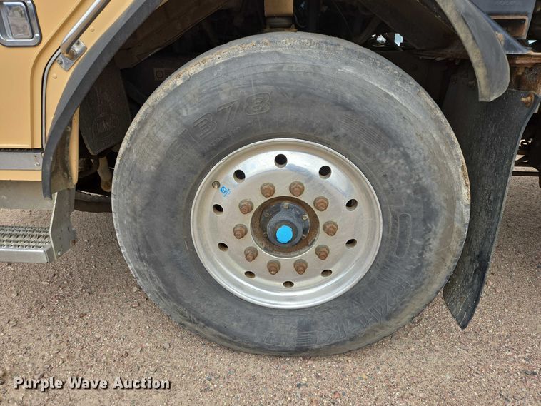 image for item ER5423 2014 Peterbilt 320 refuse truck