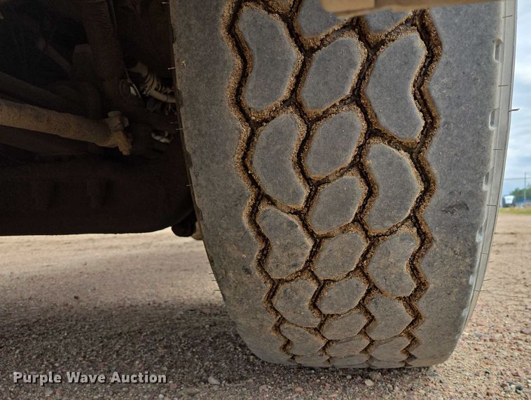 image for item ER5423 2014 Peterbilt 320 refuse truck