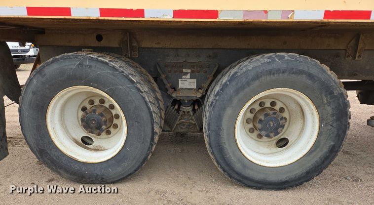 image for item ER5423 2014 Peterbilt 320 refuse truck