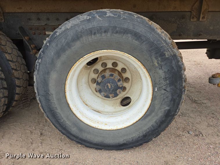 image for item ER5423 2014 Peterbilt 320 refuse truck