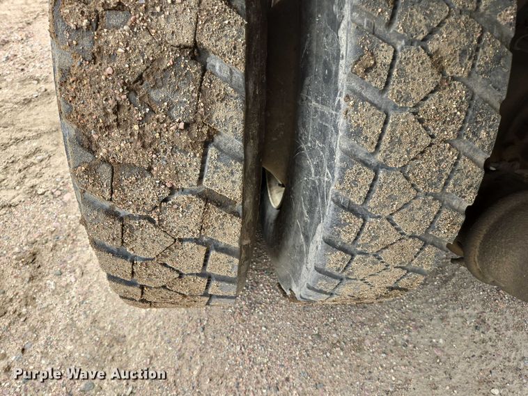 image for item ER5423 2014 Peterbilt 320 refuse truck