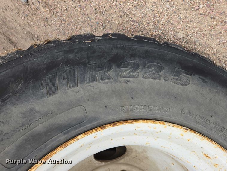 image for item ER5423 2014 Peterbilt 320 refuse truck