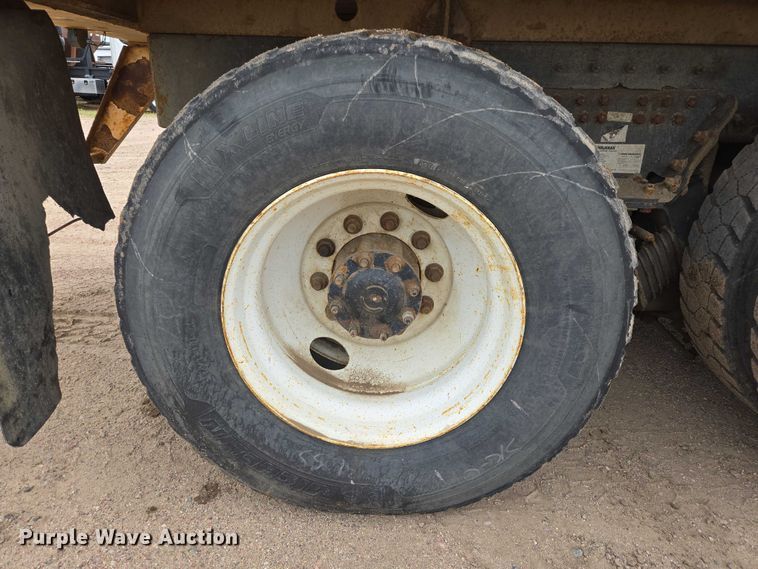 image for item ER5423 2014 Peterbilt 320 refuse truck