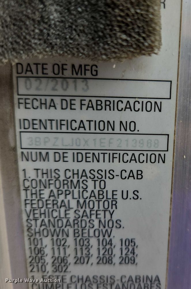 image for item ER5423 2014 Peterbilt 320 refuse truck