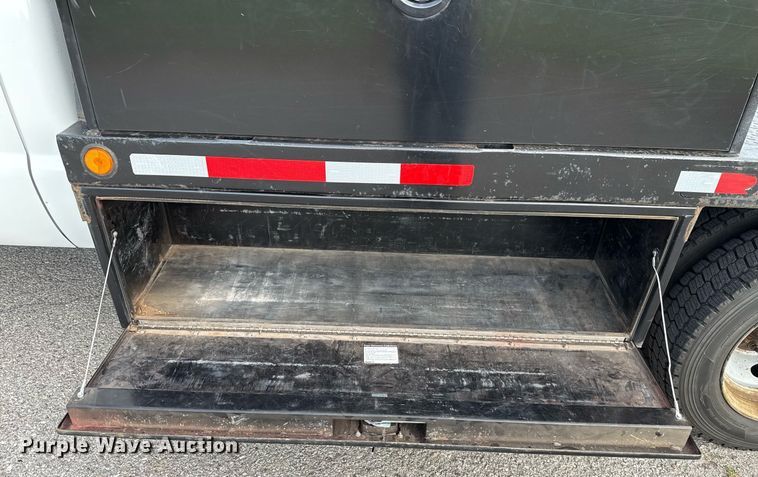 image for item HI9252 2008 Ford F450 Crew Cab flatbed truck