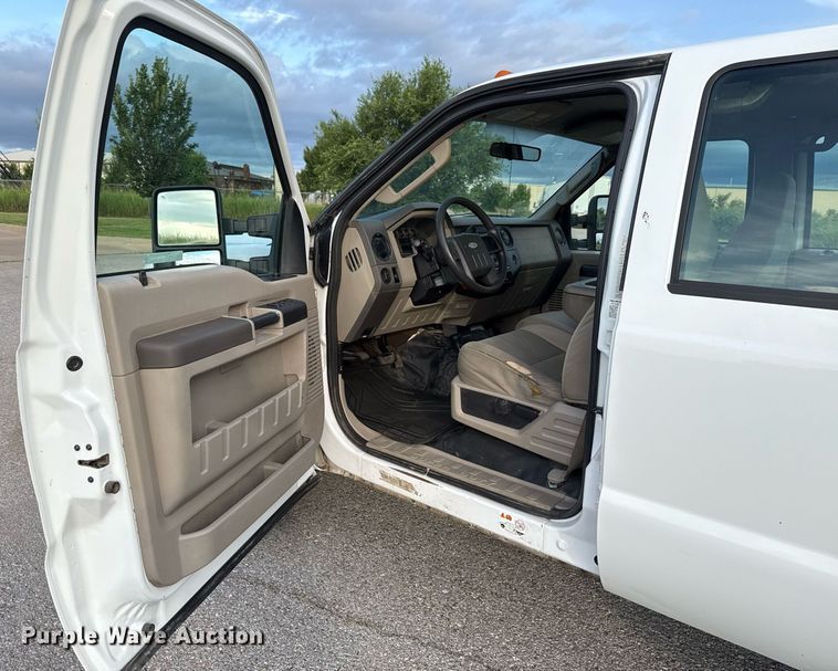 image for item HI9252 2008 Ford F450 Crew Cab flatbed truck