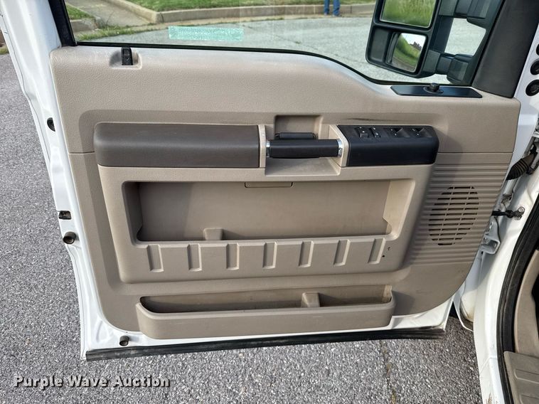 image for item HI9252 2008 Ford F450 Crew Cab flatbed truck