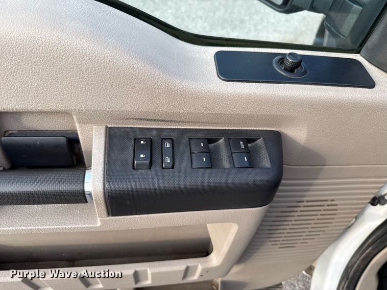 image for item HI9252 2008 Ford F450 Crew Cab flatbed truck