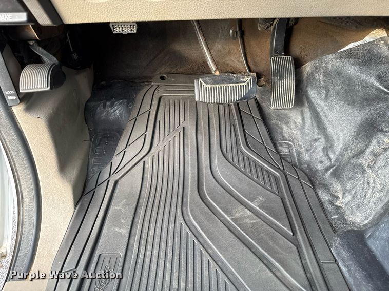 image for item HI9252 2008 Ford F450 Crew Cab flatbed truck