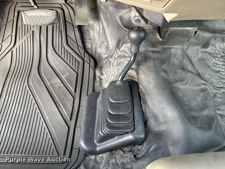 image for item HI9252 2008 Ford F450 Crew Cab flatbed truck