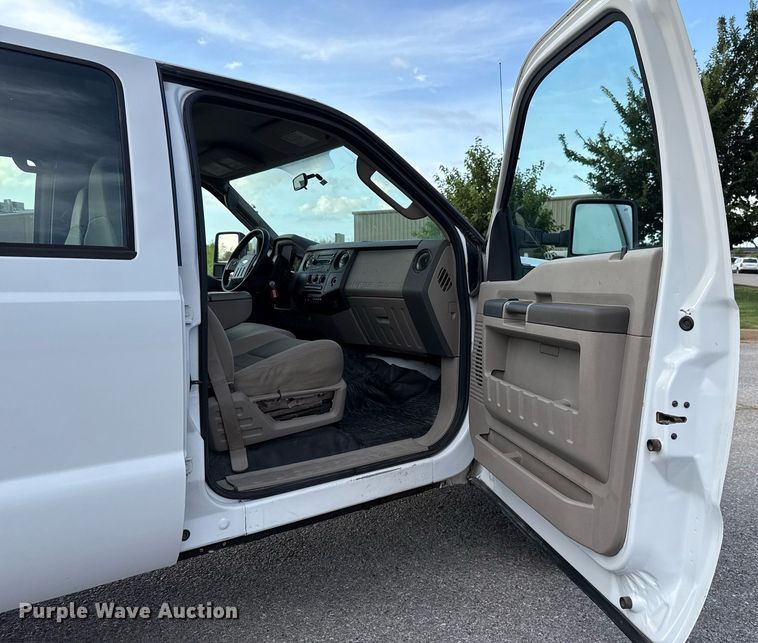 image for item HI9252 2008 Ford F450 Crew Cab flatbed truck