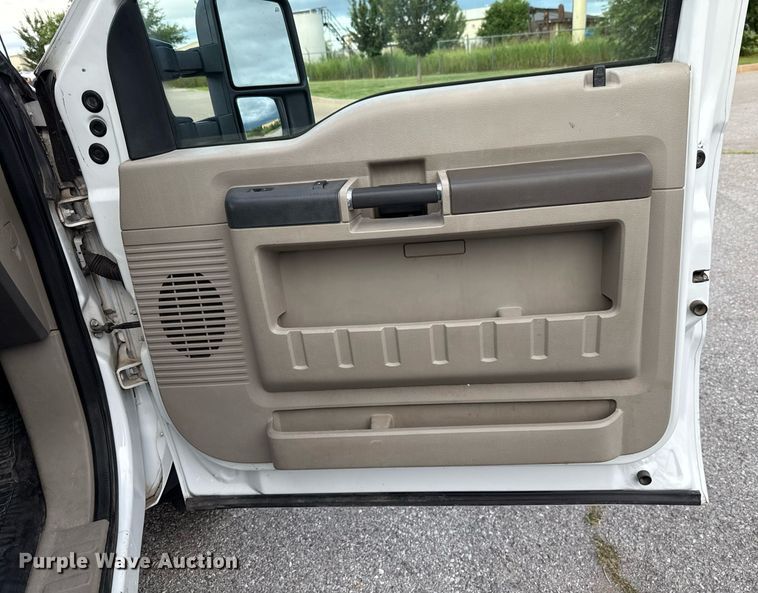 image for item HI9252 2008 Ford F450 Crew Cab flatbed truck