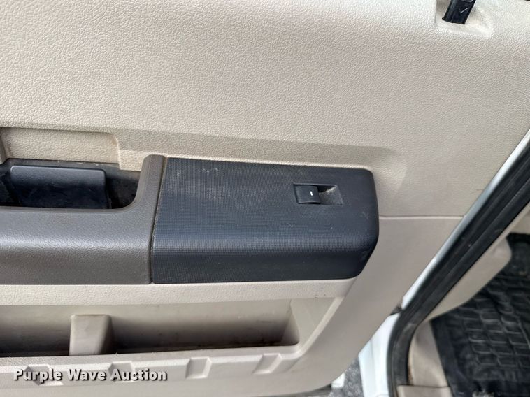 image for item HI9252 2008 Ford F450 Crew Cab flatbed truck