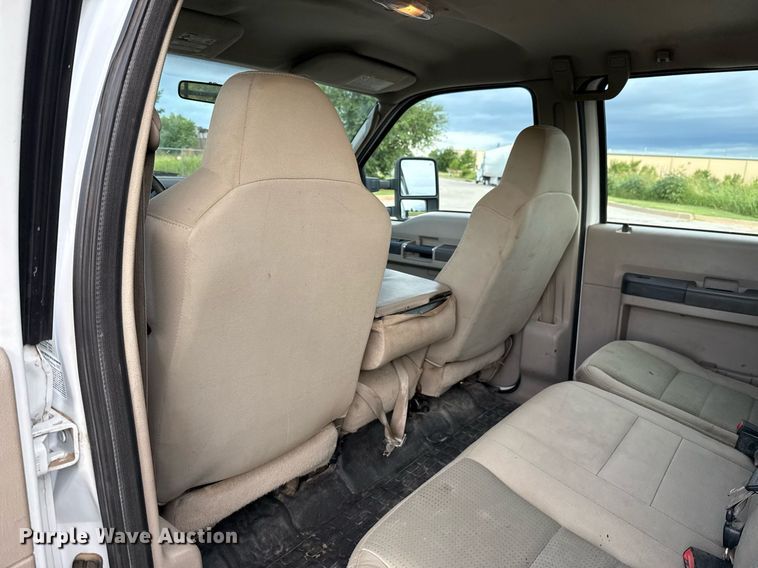 image for item HI9252 2008 Ford F450 Crew Cab flatbed truck