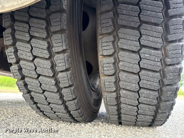 image for item HI9252 2008 Ford F450 Crew Cab flatbed truck