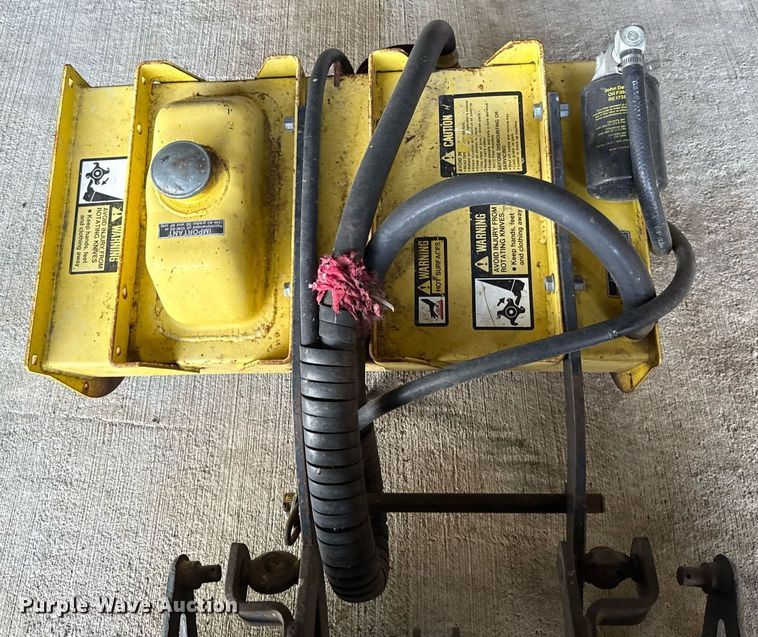 image for item HI9299 John Deere  318 lawn mower