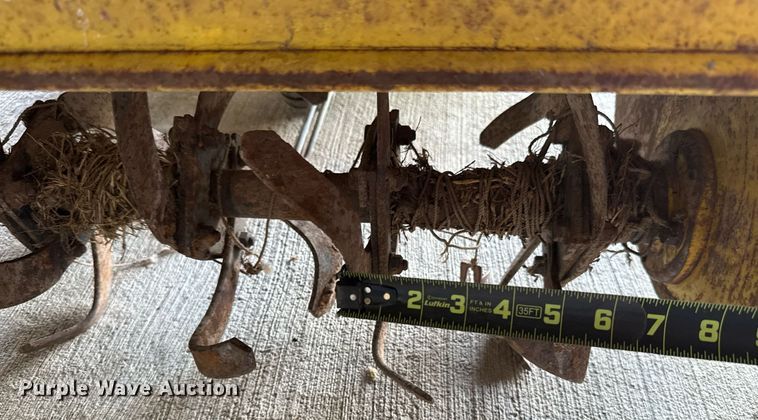 image for item HI9299 John Deere  318 lawn mower