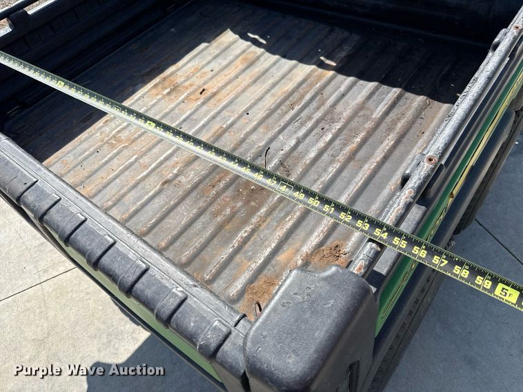 image for item HI9336 2010 John Deere TH 6X4 utility vehicle