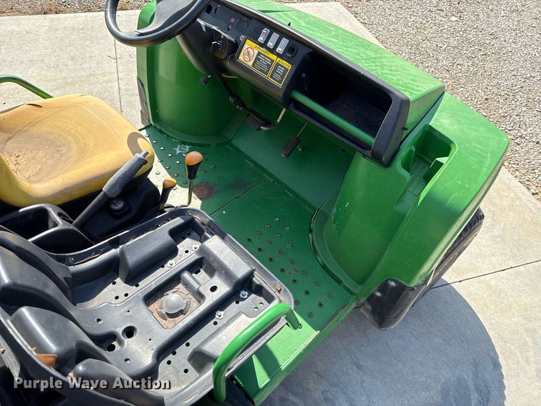 image for item HI9336 2010 John Deere TH 6X4 utility vehicle