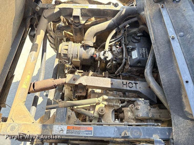 image for item HI9338 Kubota RTV500 utility vehicle