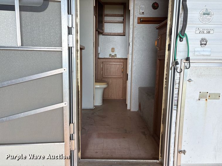 image for item ND9719 1997 Fleetwood 21L5B camper