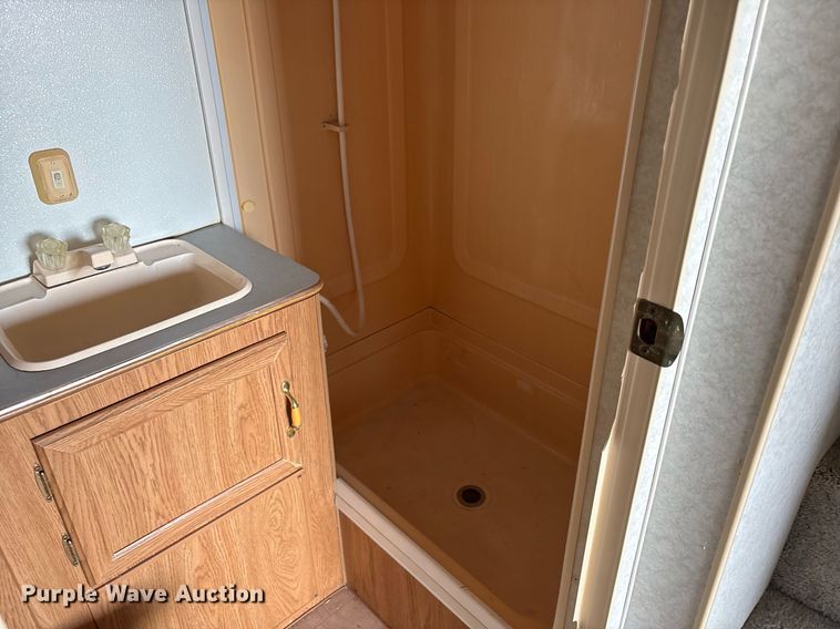 image for item ND9719 1997 Fleetwood 21L5B camper