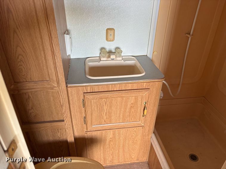 image for item ND9719 1997 Fleetwood 21L5B camper