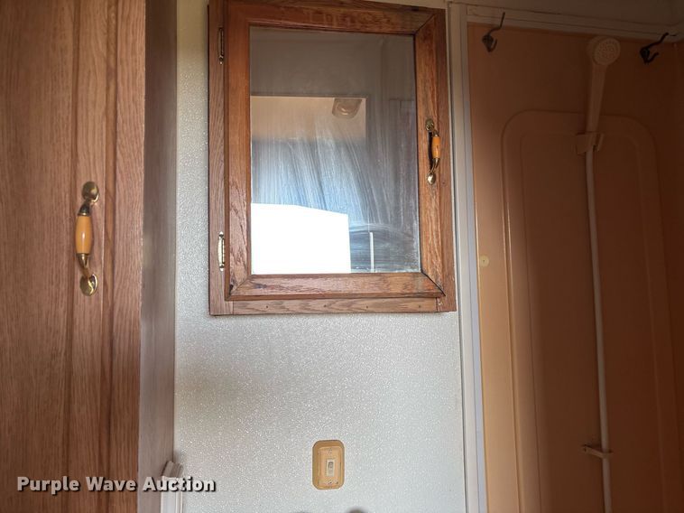 image for item ND9719 1997 Fleetwood 21L5B camper