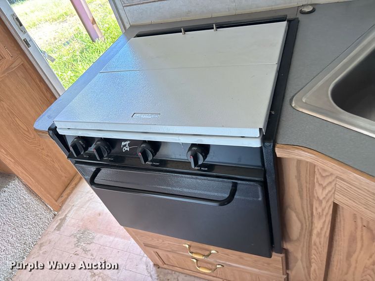 image for item ND9719 1997 Fleetwood 21L5B camper