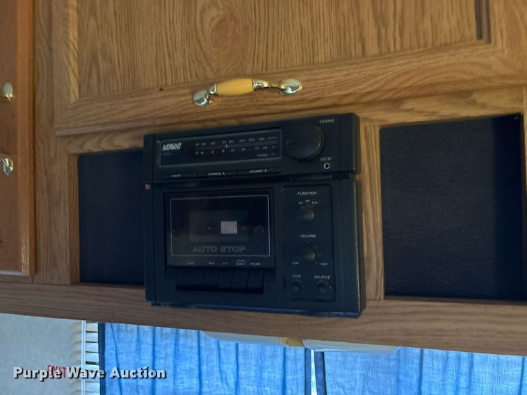 image for item ND9719 1997 Fleetwood 21L5B camper