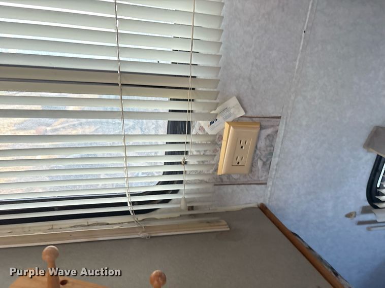 image for item ND9719 1997 Fleetwood 21L5B camper