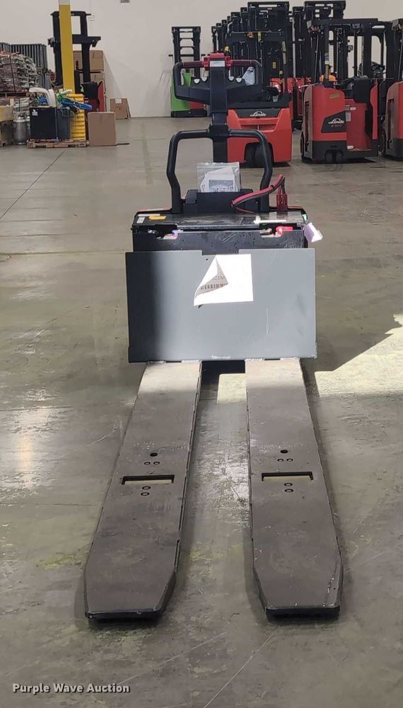 image for item ND9794 2023 Linde EWR40 pallet jack