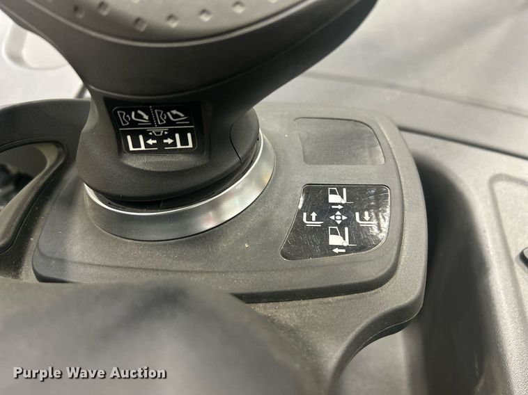 image for item ND9941 2023 Linde E18S forklift