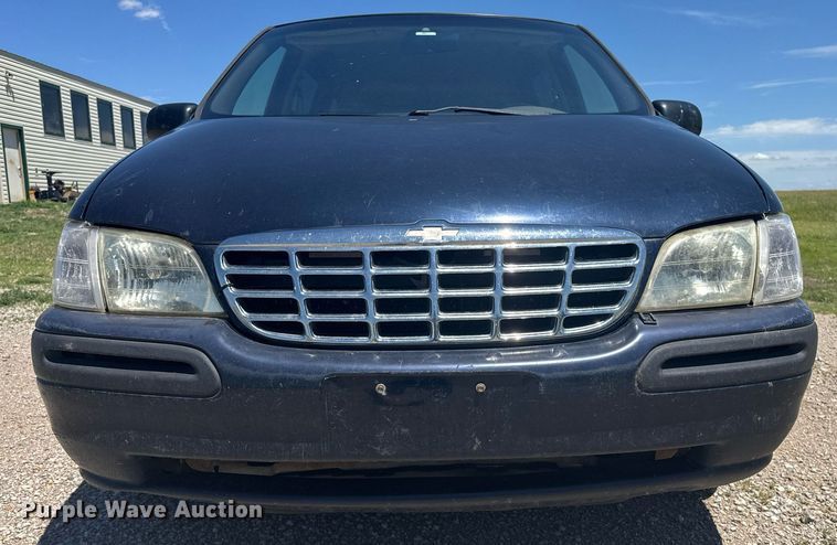 image for item NE9838 2000 Chevrolet Venture LS  van