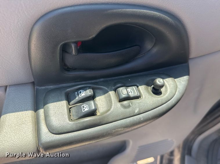 image for item NE9838 2000 Chevrolet Venture LS  van