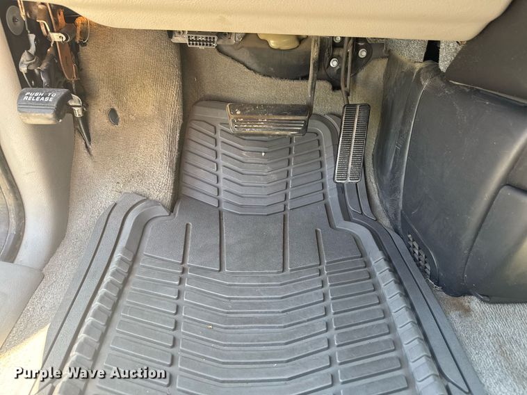 image for item NE9838 2000 Chevrolet Venture LS  van