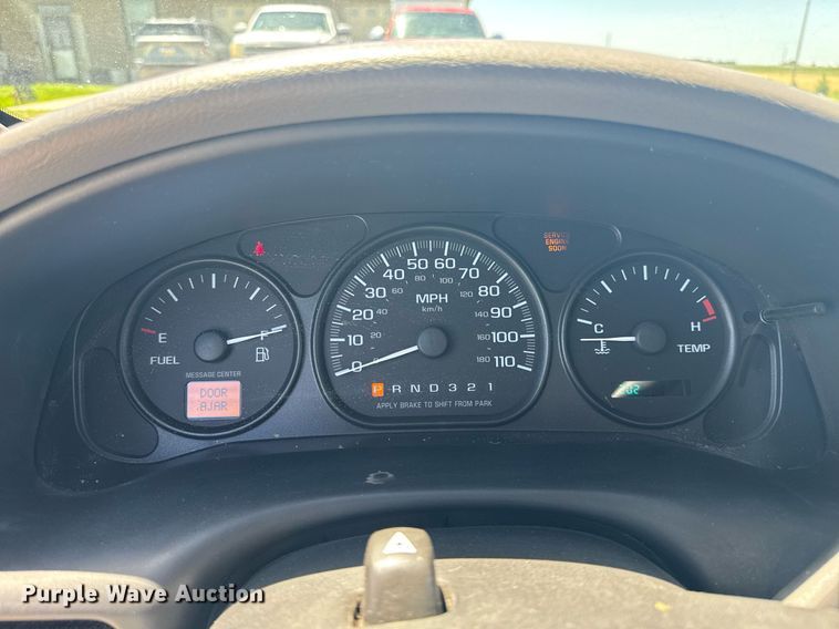 image for item NE9838 2000 Chevrolet Venture LS  van