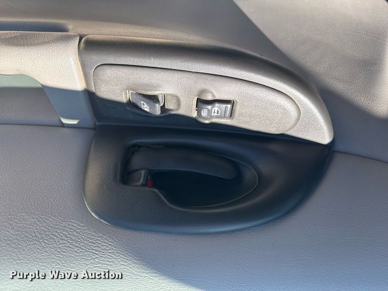 image for item NE9838 2000 Chevrolet Venture LS  van