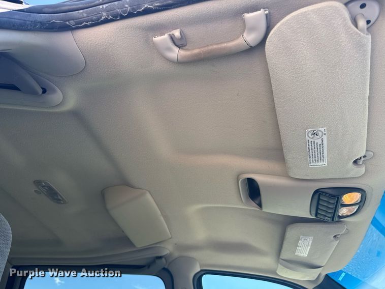 image for item NE9838 2000 Chevrolet Venture LS  van