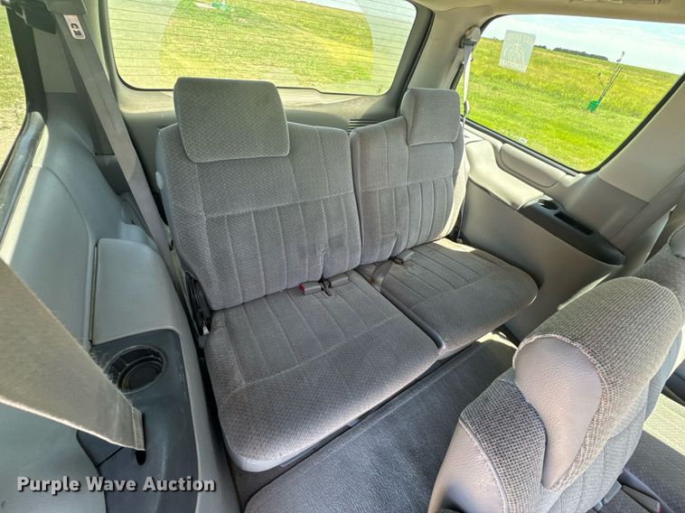 image for item NE9838 2000 Chevrolet Venture LS  van