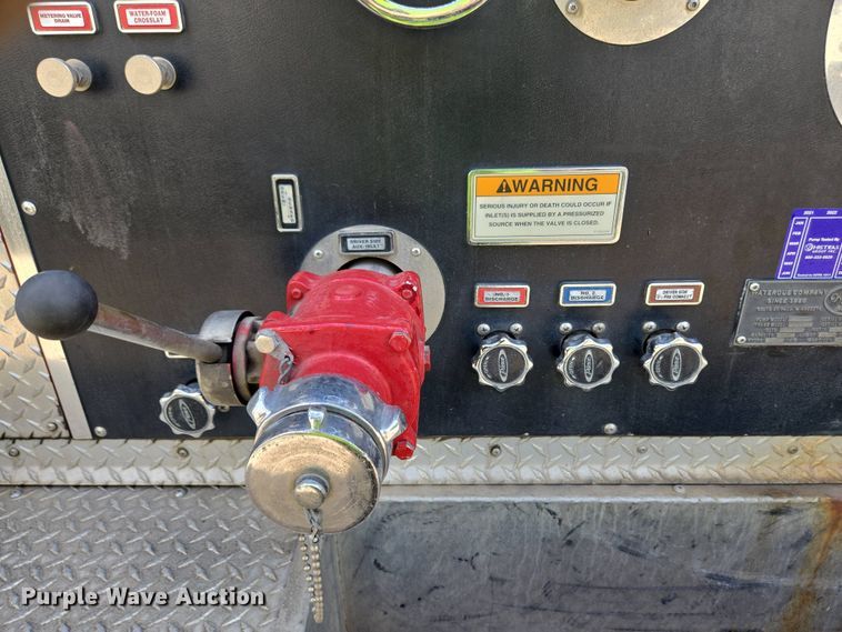 image for item YA0468 2000 Pierce pumper fire truck