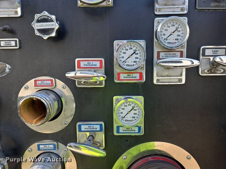 image for item YA0468 2000 Pierce pumper fire truck