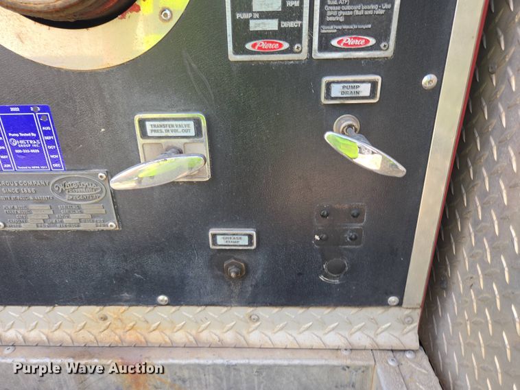 image for item YA0468 2000 Pierce pumper fire truck