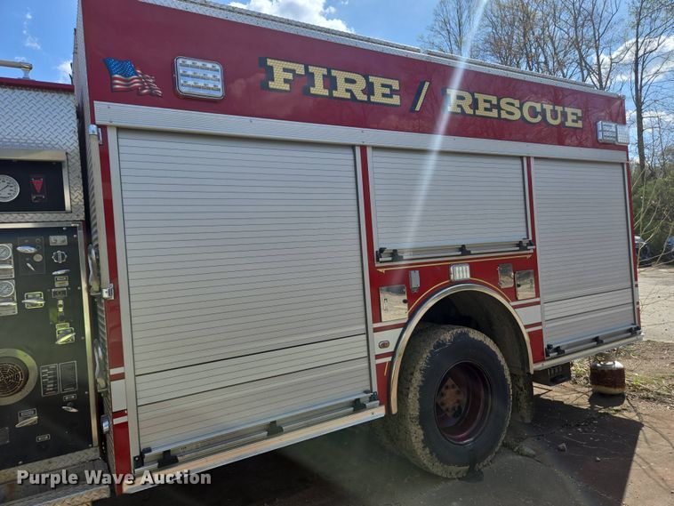 image for item YA0468 2000 Pierce pumper fire truck